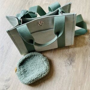 Lululemon Athletica Tote Bag w/ SCL Pouch Green